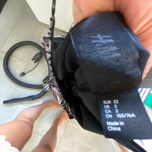 H&M animal print jumpsuit - Picture 3 of 7